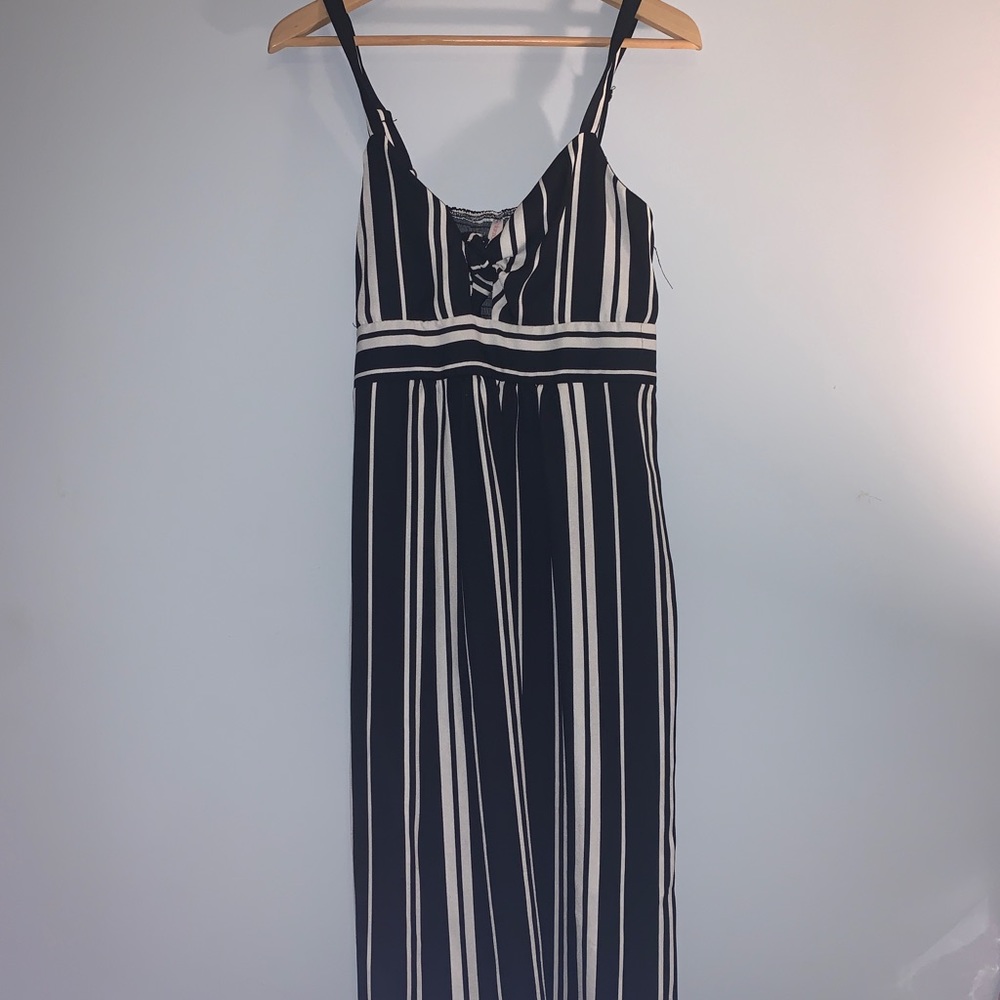 Striped Keyhole Cut Out Maxi Dress